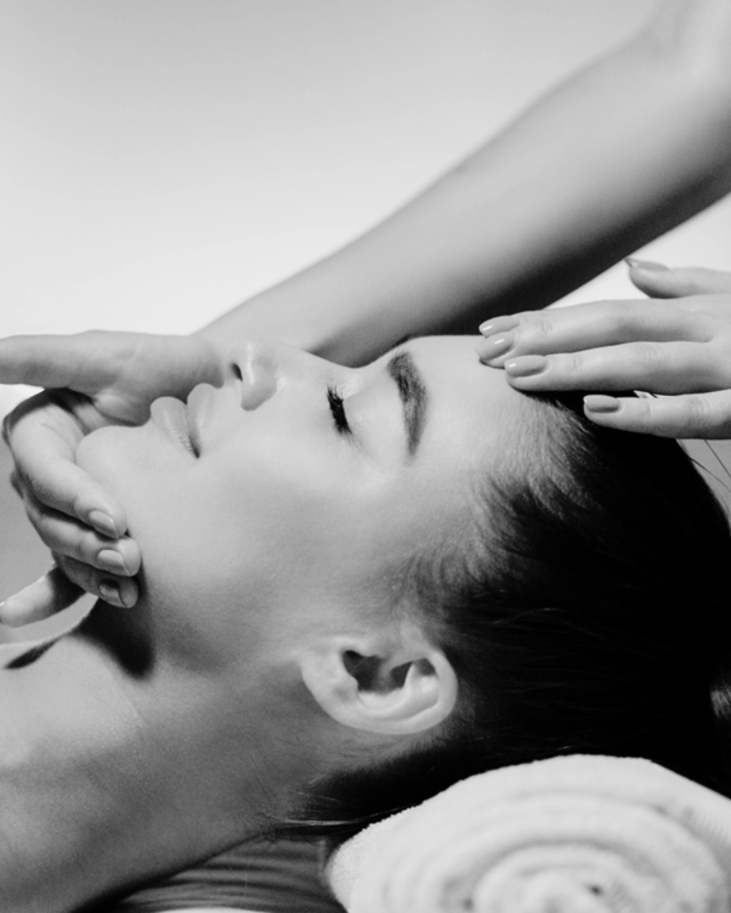 Sculpt & Glow Signature Facial